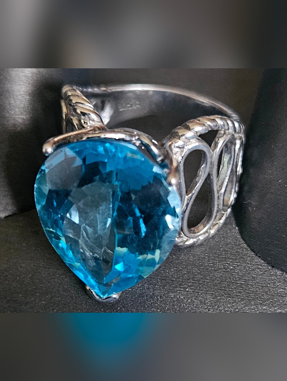 22 carat Genuine Blue Topaz Ring in 925 Silver